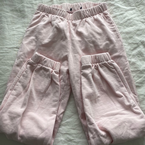 Brandy Melville Baby Pink Cuffed Sweats - Picture 2 of 3